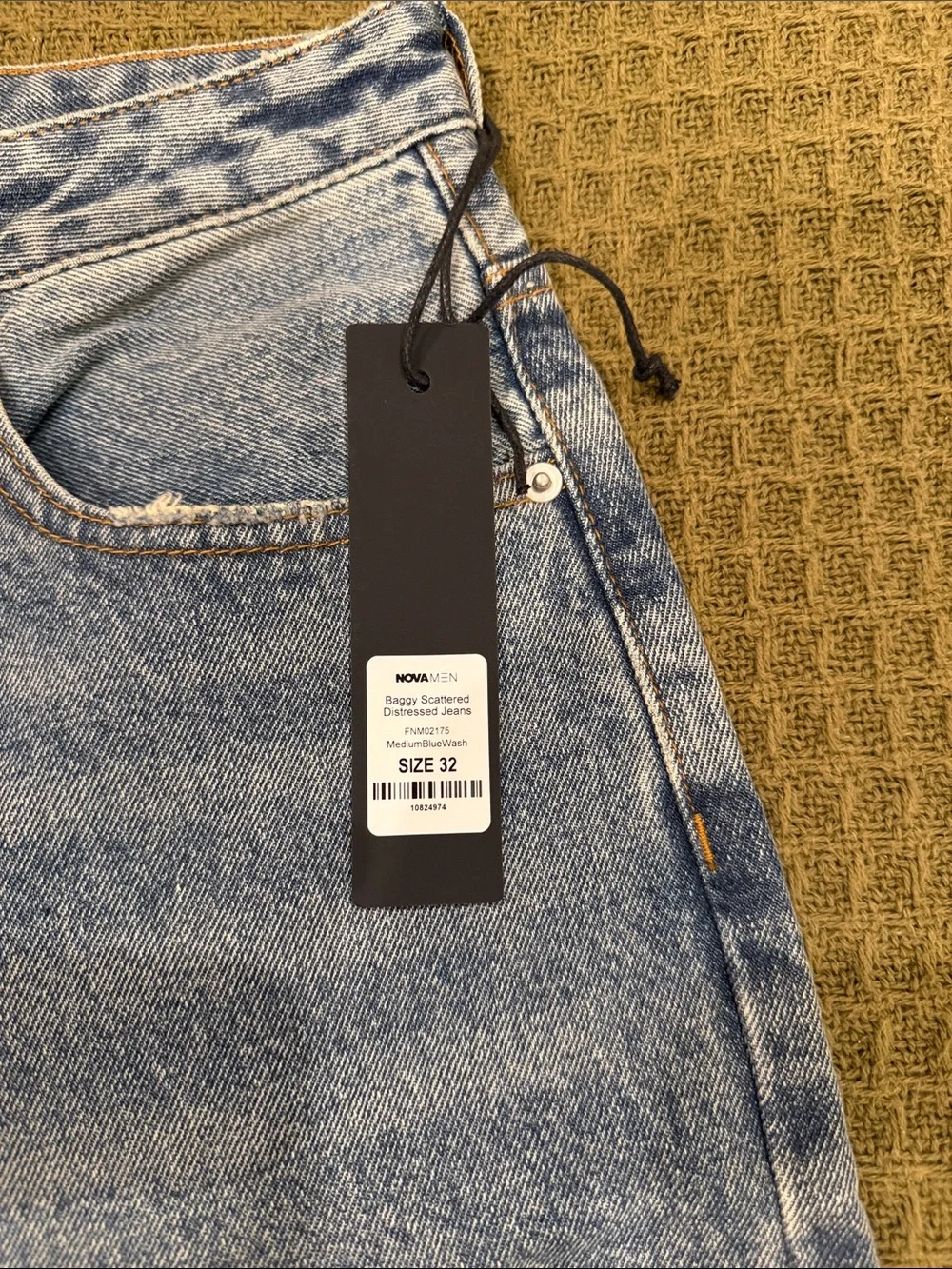 Baggy Scattered Distressed Jeans